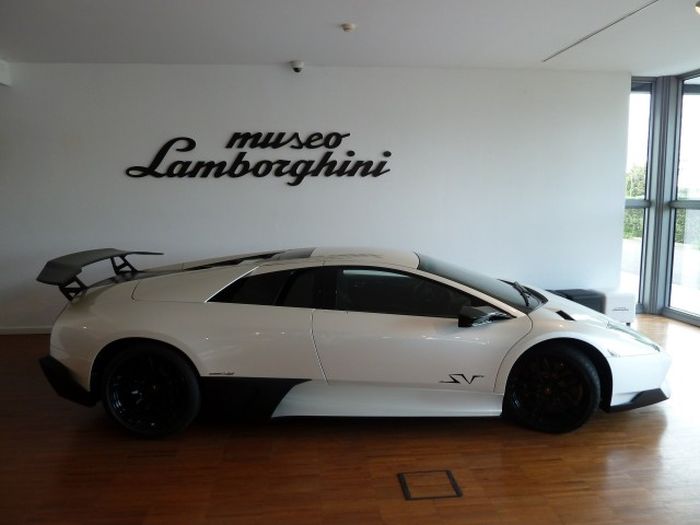 Музей итальянских суперкаров Lamborghini (101 фото)